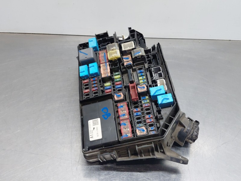 Recambio de caja reles / fusibles para lexus ux (_aa1_, _ah1_, _ma1_) 200 (mzaa10) referencia OEM IAM 8264147050  