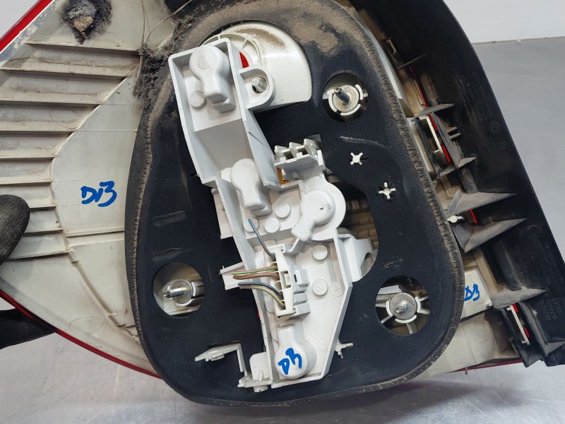 Recambio de piloto trasero derecho para bmw 1 (e87) 118 d referencia OEM IAM 63217164956  