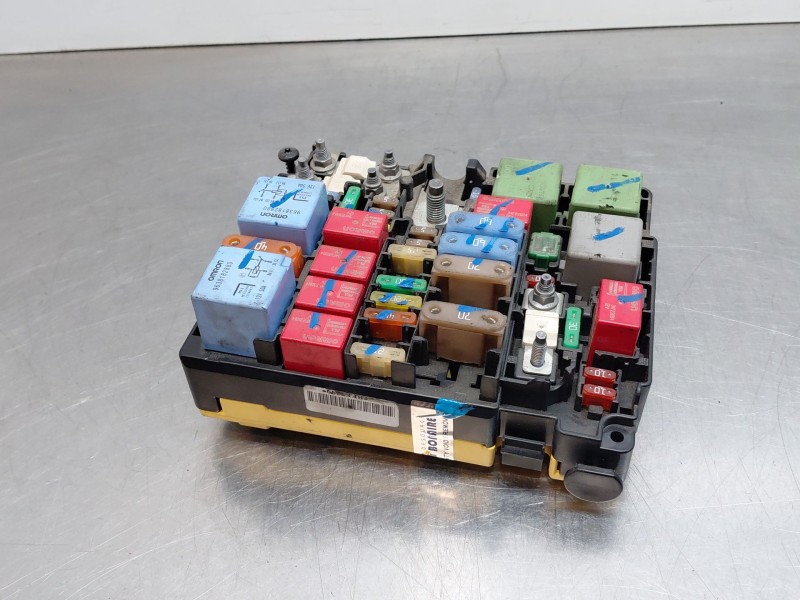 Recambio de caja reles / fusibles para citroën c-elysée shine referencia OEM IAM 9804848580  