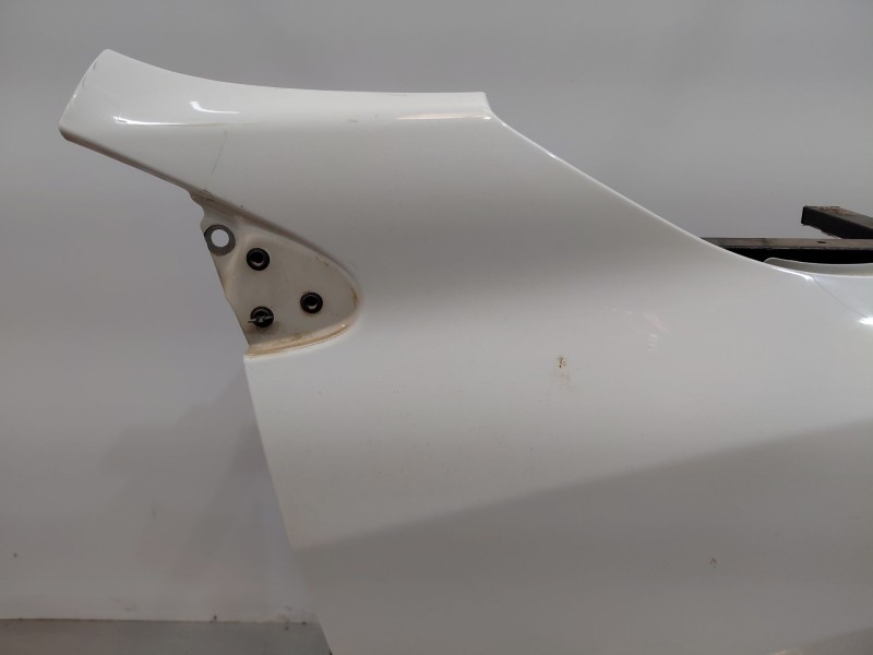 Recambio de aleta delantera derecha para renault megane iii coupe dynamique referencia OEM IAM 631005149R  