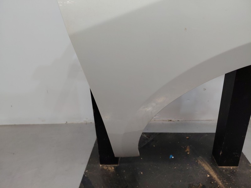 Recambio de aleta delantera derecha para renault megane iii coupe dynamique referencia OEM IAM 631005149R  