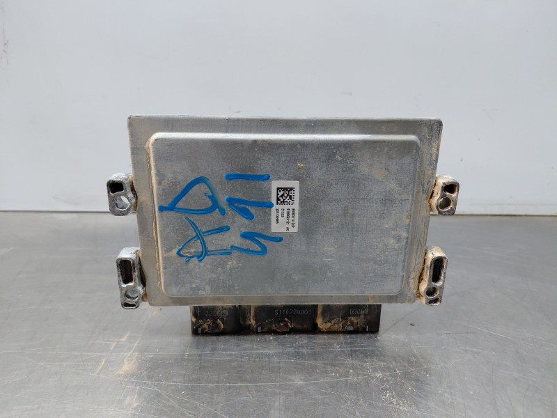 Recambio de centralita motor uce para renault megane iii coupe dynamique referencia OEM IAM 237100584R  