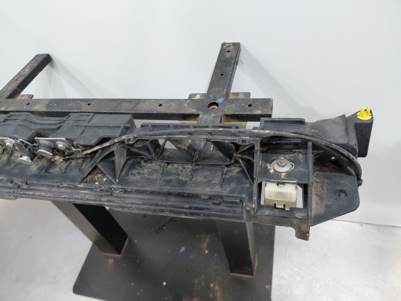 Recambio de travesaño superior para peugeot 308 acces referencia OEM IAM 9816603980  
