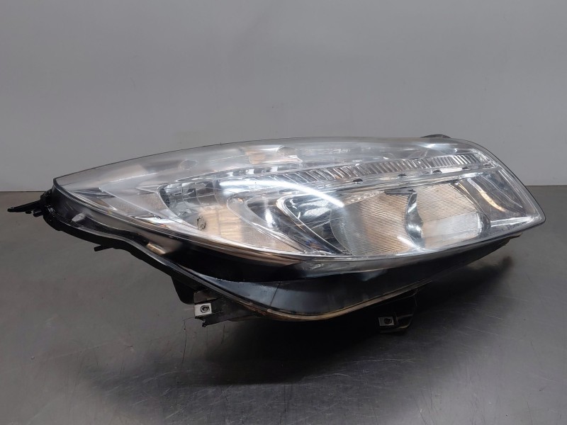 Recambio de faro derecho para opel insignia a (g09) 2.0 cdti (68) referencia OEM IAM 22831927  