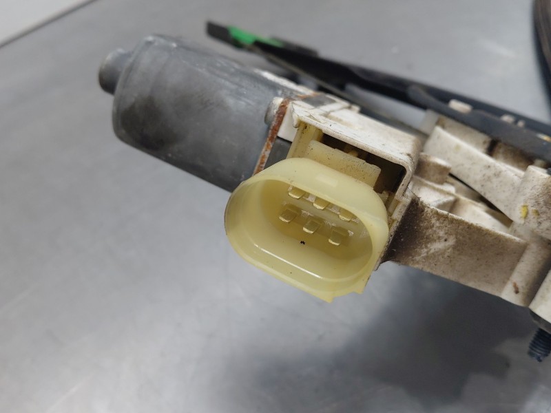 Recambio de elevalunas delantero derecho para bmw 1 (e87) 118 d referencia OEM IAM 51337138466  