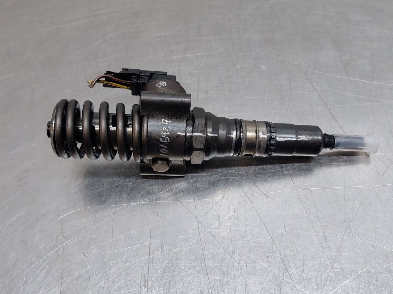 Recambio de inyector para audi a6 c6 (4f2) 2.0 tdi referencia OEM IAM 03G130073G  