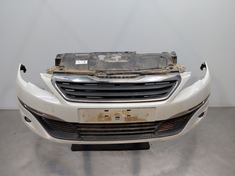 Recambio de paragolpes delantero para peugeot 308 acces referencia OEM IAM 1610742080  