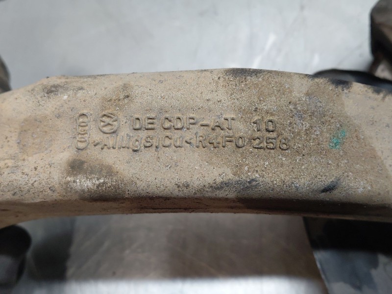 Recambio de mangueta delantera derecha para audi a6 c6 (4f2) 2.0 tdi referencia OEM IAM 4F0407254G  