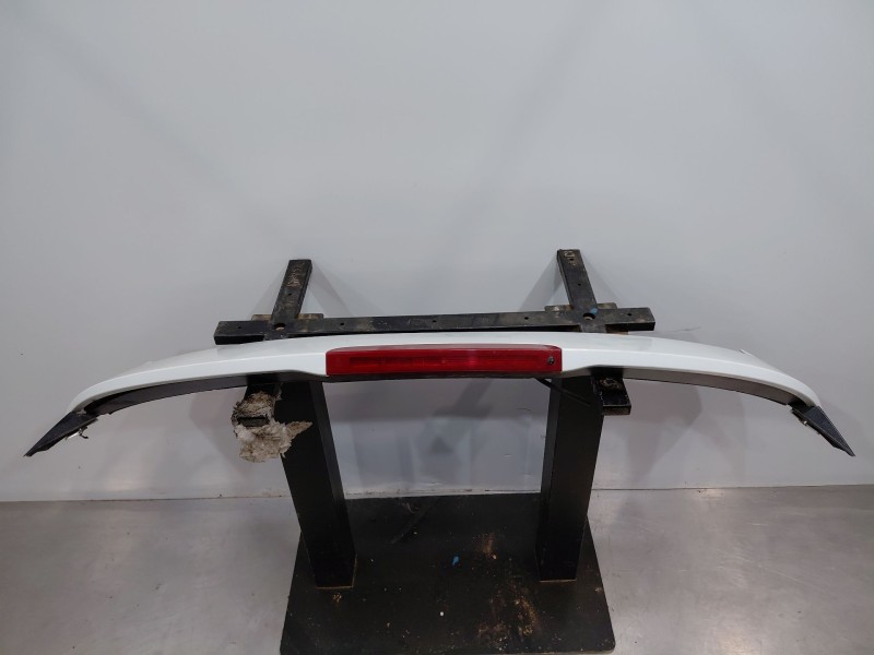 Recambio de aleron trasero para renault megane iii coupe dynamique referencia OEM IAM 960300055R  