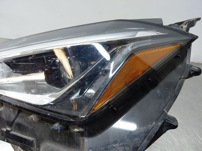 Recambio de faro izquierdo para lexus ux (_aa1_, _ah1_, _ma1_) 200 (mzaa10) referencia OEM IAM 8118576240  