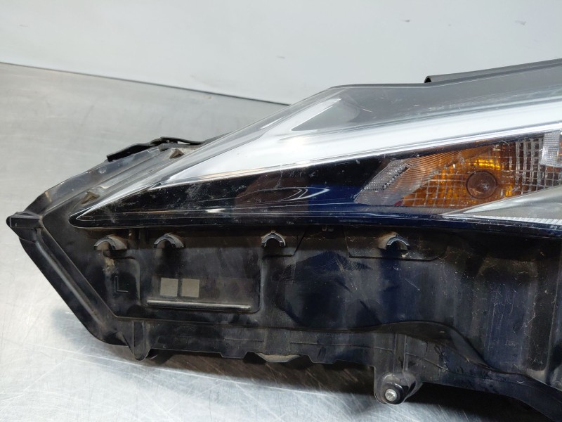 Recambio de faro izquierdo para lexus ux (_aa1_, _ah1_, _ma1_) 200 (mzaa10) referencia OEM IAM 8118576240  
