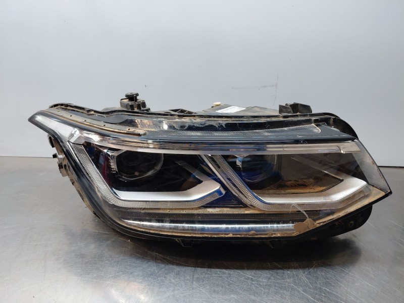 Recambio de faro derecho para volkswagen tiguan (ax1) comfortline referencia OEM IAM   