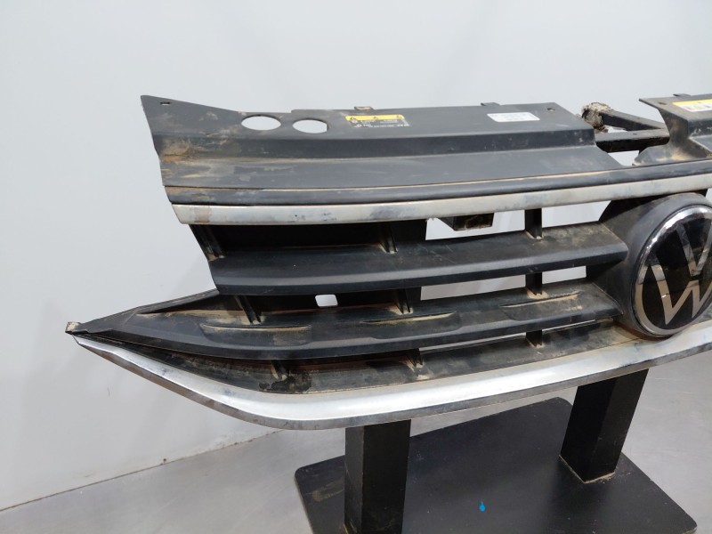 Recambio de rejilla delantera para volkswagen tiguan (ax1) comfortline referencia OEM IAM   