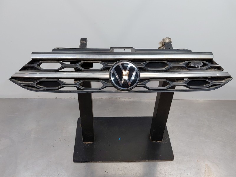 Recambio de rejilla delantera para volkswagen t-roc r-line referencia OEM IAM   