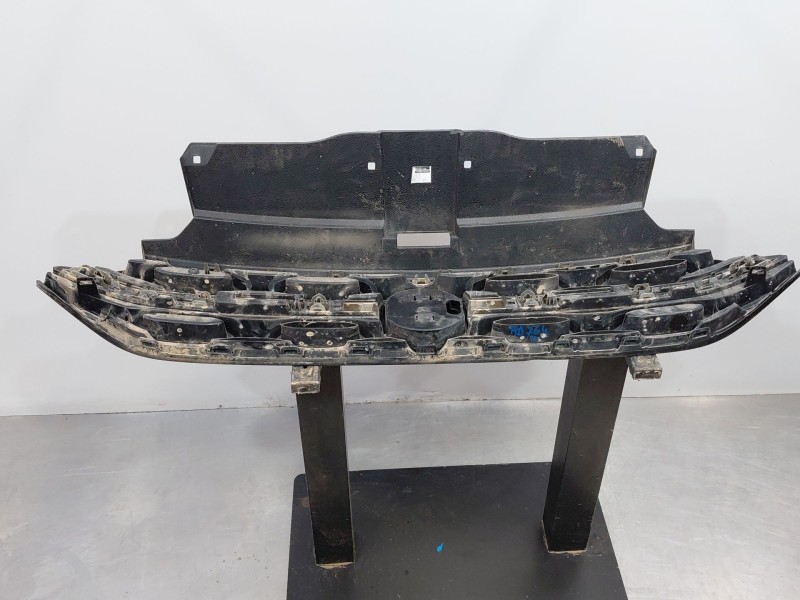 Recambio de rejilla delantera para volkswagen t-roc r-line referencia OEM IAM   