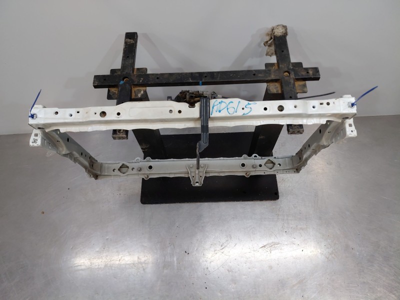 Recambio de panel frontal para toyota rav 4 advance referencia OEM IAM   