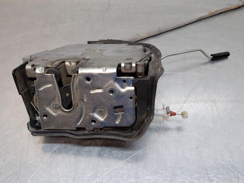 Recambio de cerradura puerta delantera derecha para bmw x5 (e53) 3.0 d referencia OEM IAM 51218402540  