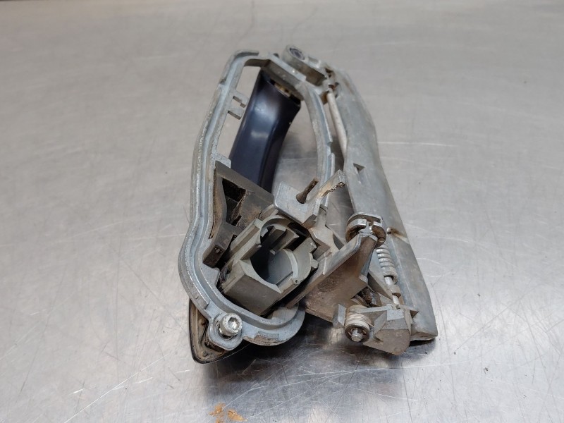 Recambio de maneta exterior delantera derecha para bmw x5 (e53) 3.0 d referencia OEM IAM 51218243616  