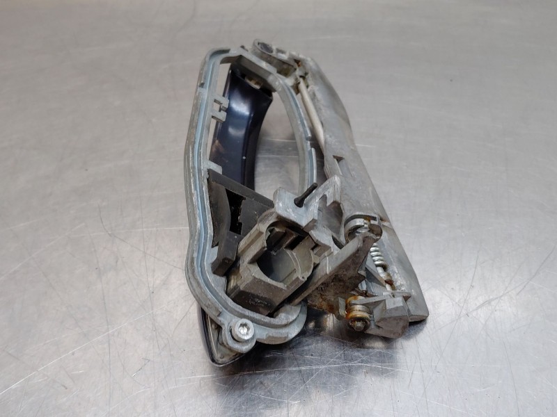 Recambio de maneta exterior trasera derecha para bmw x5 (e53) 3.0 d referencia OEM IAM 51228243636  