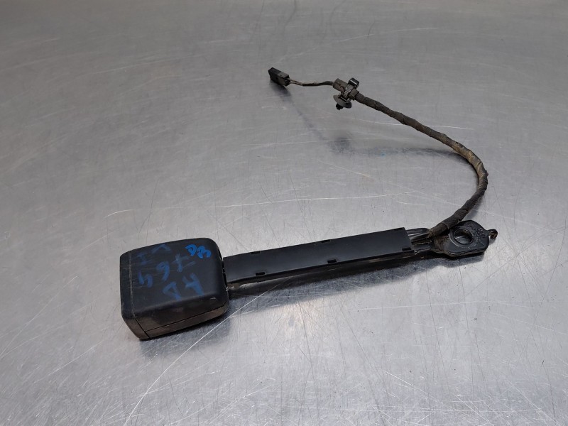 Recambio de enganche del cinturon delantero izq para volkswagen t-roc r-line referencia OEM IAM 5NA857755MNB 5NA857755 