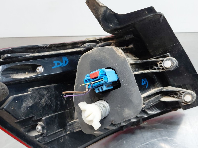 Recambio de piloto trasero derecho para volkswagen t-roc r-line referencia OEM IAM 2GA945096D  