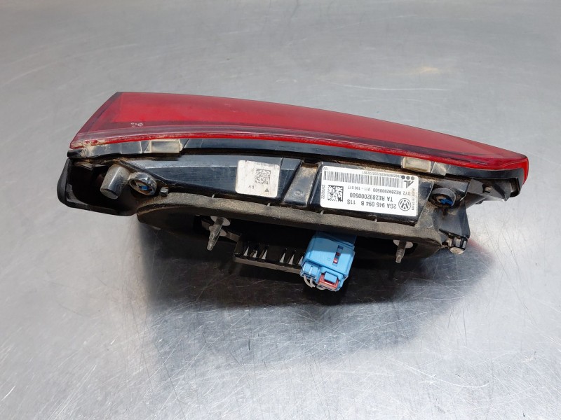 Recambio de piloto trasero derecho interior para volkswagen t-roc r-line referencia OEM IAM 2GA945094B  