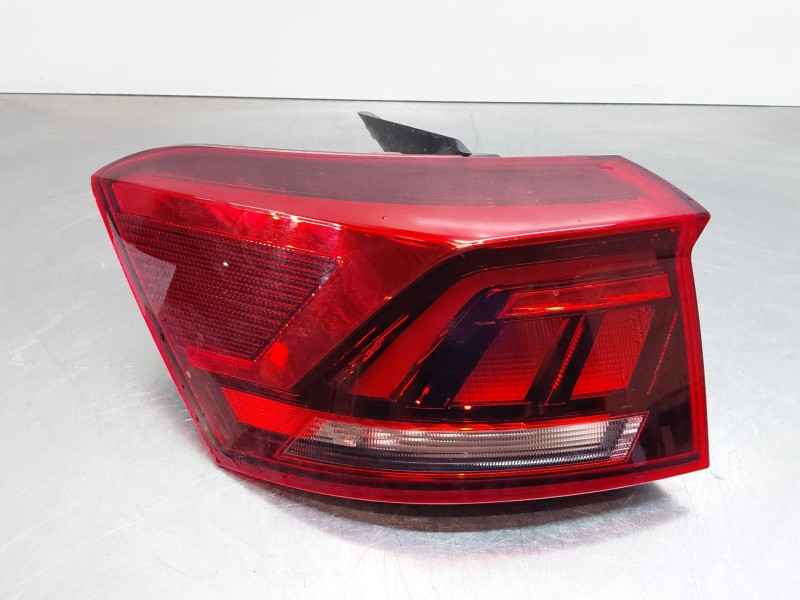 Recambio de piloto trasero izquierdo para volkswagen t-roc r-line referencia OEM IAM 2GA945095D  