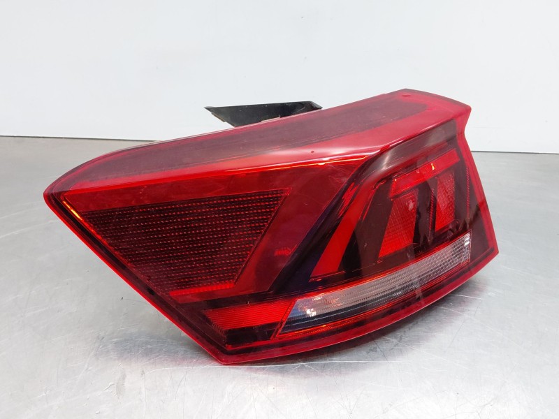 Recambio de piloto trasero izquierdo para volkswagen t-roc r-line referencia OEM IAM 2GA945095D  