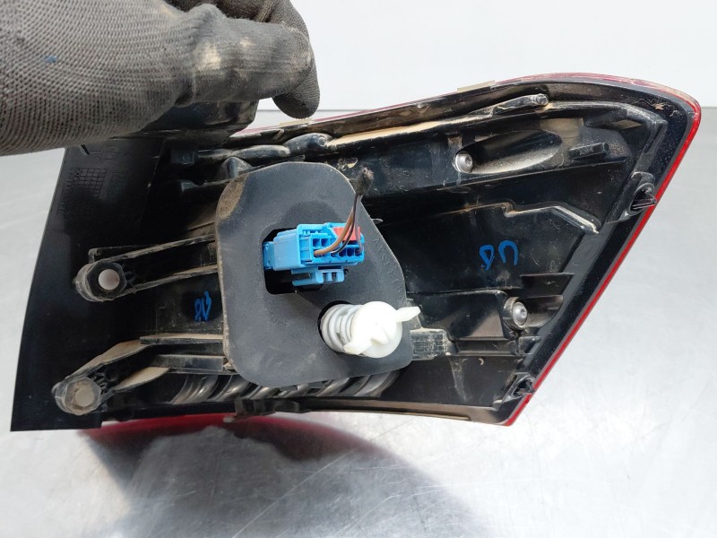 Recambio de piloto trasero izquierdo para volkswagen t-roc r-line referencia OEM IAM 2GA945095D  