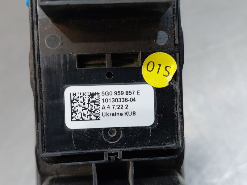 Recambio de mando elevalunas delantero izquierdo para volkswagen t-roc r-line referencia OEM IAM 5G0959857E  
