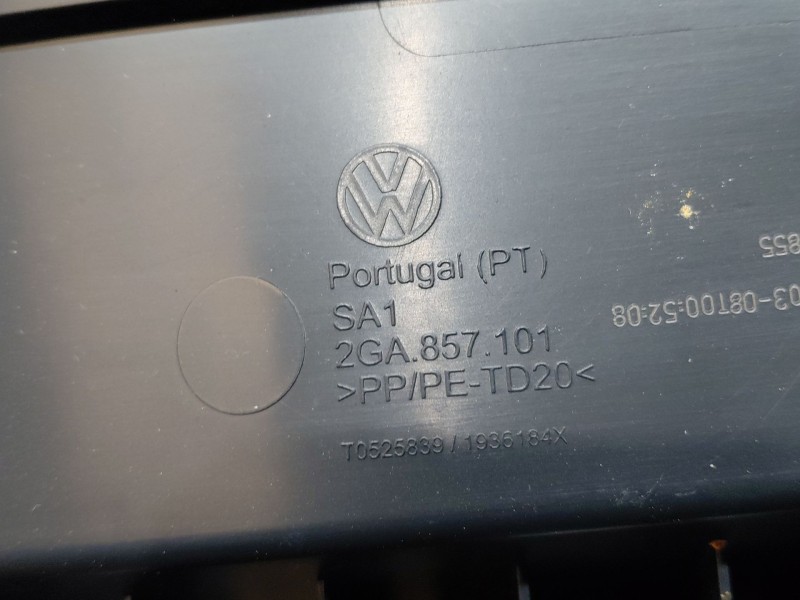 Recambio de guantera para volkswagen t-roc r-line referencia OEM IAM 2GA857097A82V 2GA857101 