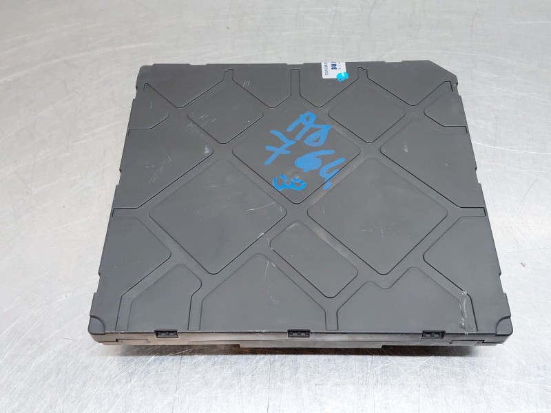 Recambio de modulo confort para volkswagen t-roc r-line referencia OEM IAM 5Q0937084EA  