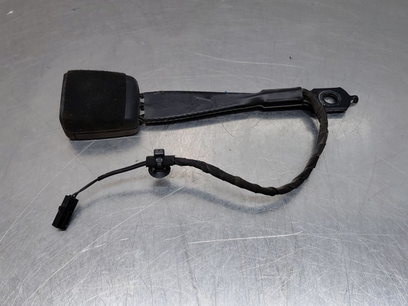 Recambio de enganche del cinturon delantero der para volkswagen t-roc r-line referencia OEM IAM 5NA857756AMNB 5NA857756A 