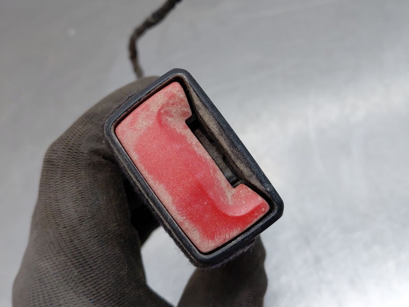 Recambio de enganche del cinturon delantero der para volkswagen t-roc r-line referencia OEM IAM 5NA857756AMNB 5NA857756A 