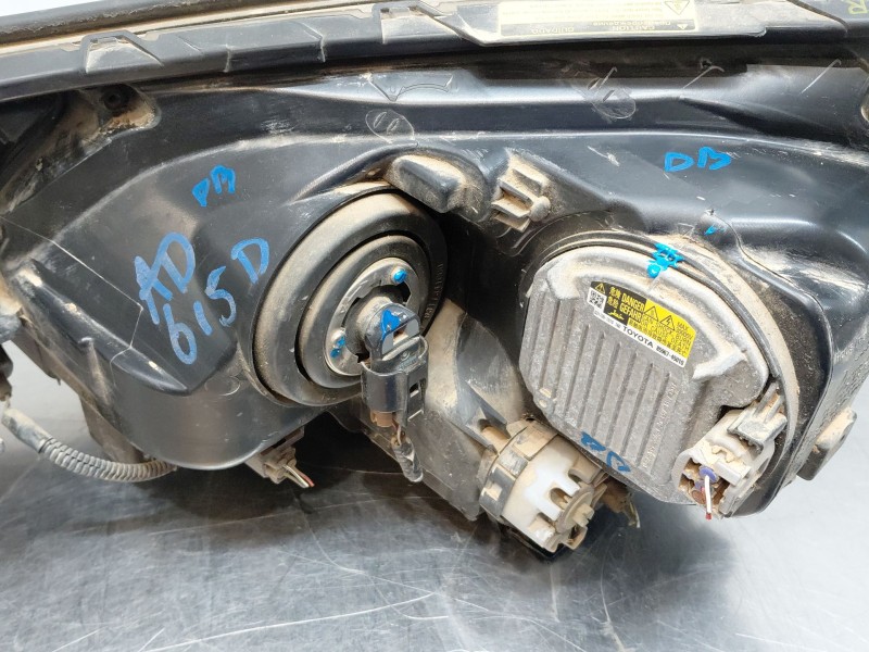 Recambio de faro derecho para toyota rav 4 advance referencia OEM IAM 8114542572  