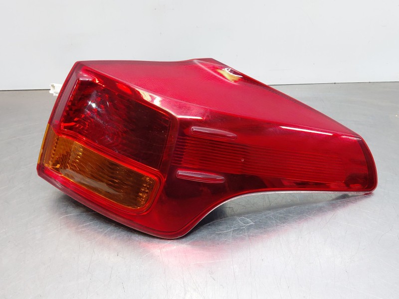 Recambio de piloto trasero derecho para toyota rav 4 advance referencia OEM IAM 8155142171  