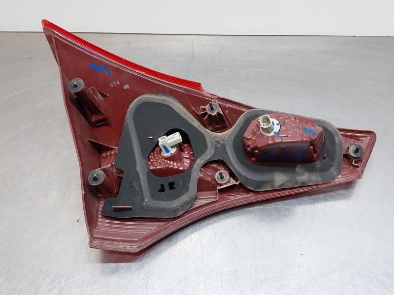 Recambio de piloto trasero derecho interior para toyota rav 4 advance referencia OEM IAM 8158142050  