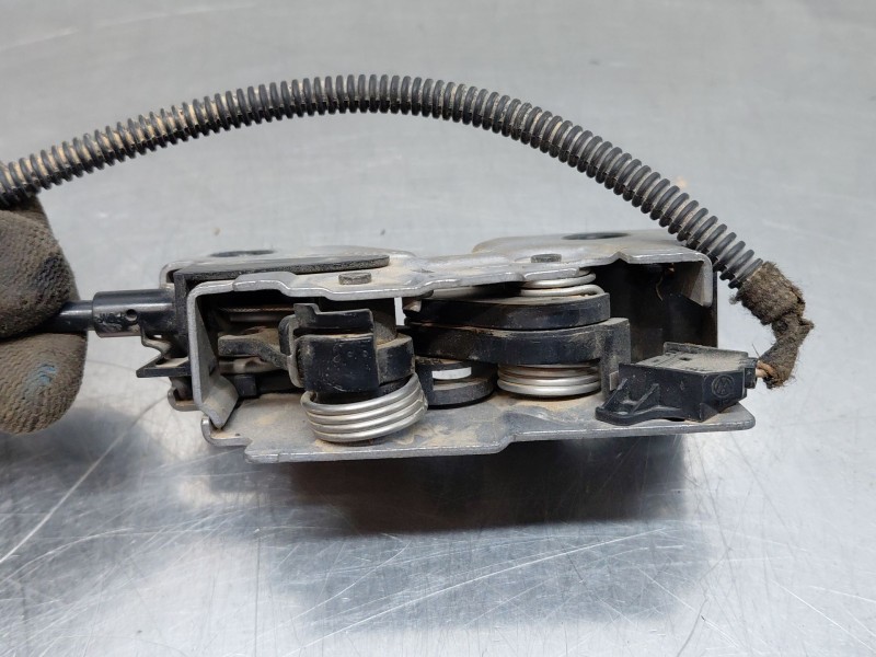 Recambio de cerradura capot para volkswagen tiguan (ax1) comfortline referencia OEM IAM 5G1823509D  