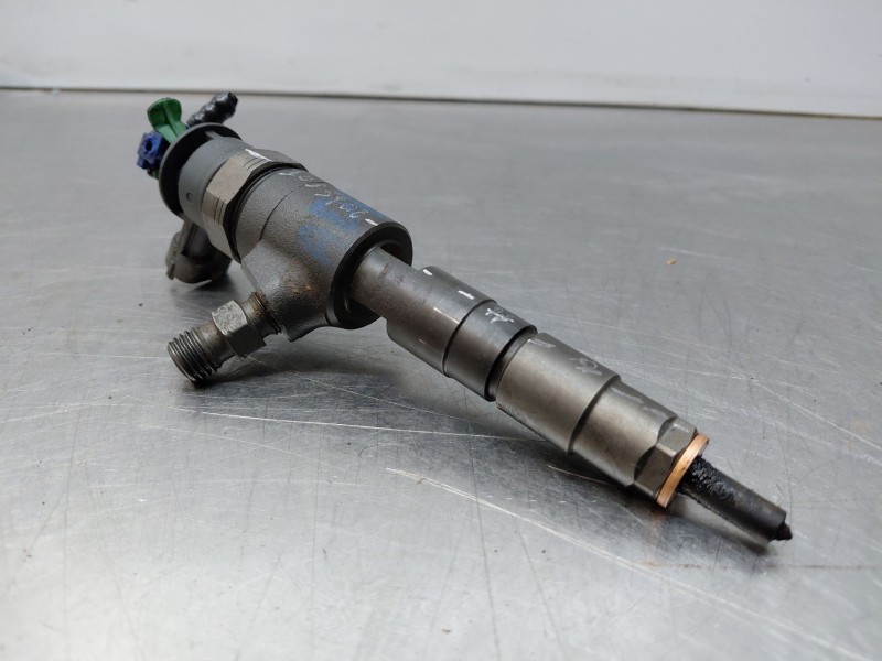 Recambio de inyector para peugeot 308 acces referencia OEM IAM 0445110566  