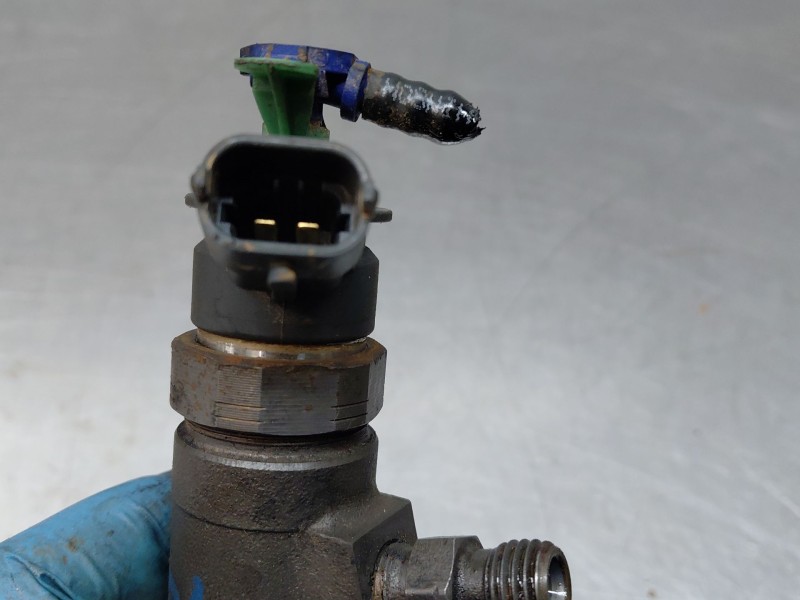 Recambio de inyector para peugeot 308 acces referencia OEM IAM 0445110566  
