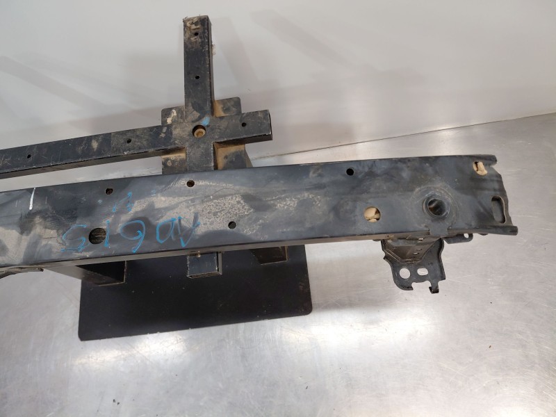 Recambio de refuerzo paragolpes delantero para toyota rav 4 advance referencia OEM IAM 5202142110  