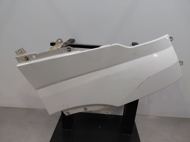 Recambio de aleta delantera derecha para iveco daily 35s16 35-160 referencia OEM IAM   