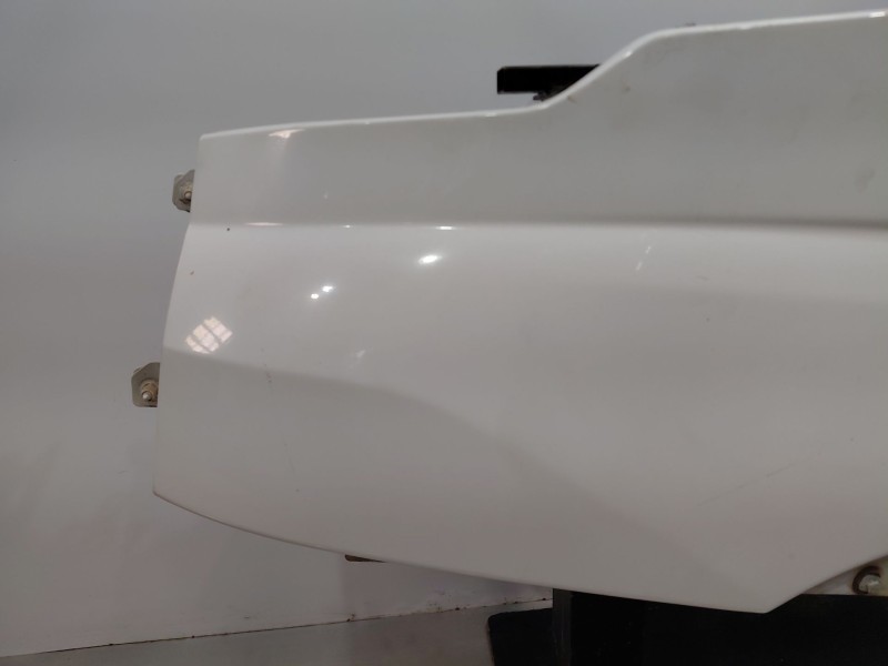 Recambio de aleta delantera izquierda para iveco daily 35s16 35-160 referencia OEM IAM   