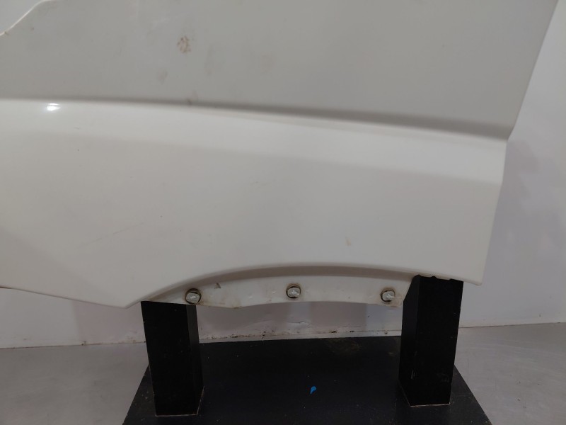 Recambio de aleta delantera izquierda para iveco daily 35s16 35-160 referencia OEM IAM   