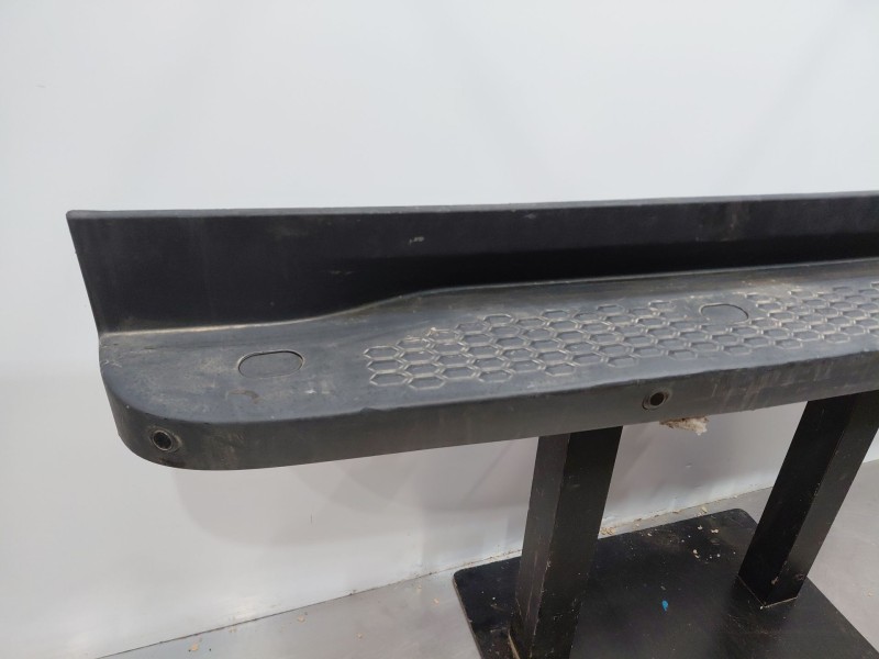 Recambio de paragolpes trasero para iveco daily 35s16 35-160 referencia OEM IAM   