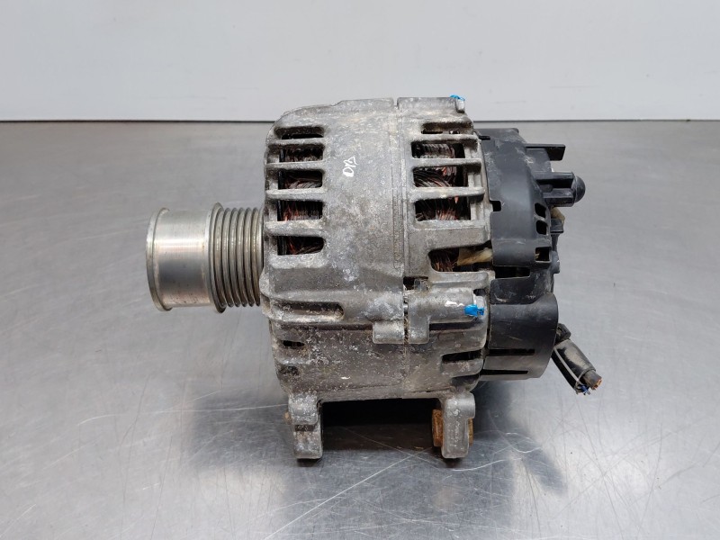 Recambio de alternador para volkswagen t-roc r-line referencia OEM IAM 05E903026Q  