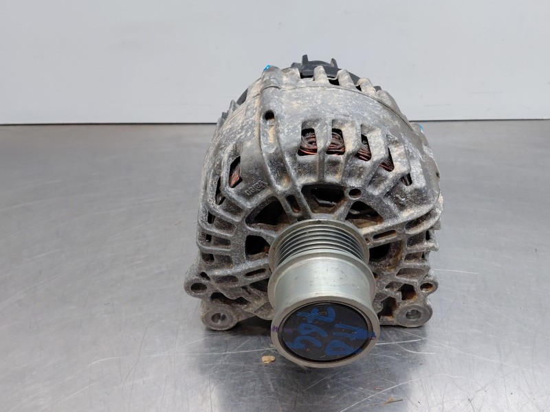 Recambio de alternador para volkswagen t-roc r-line referencia OEM IAM 05E903026Q  