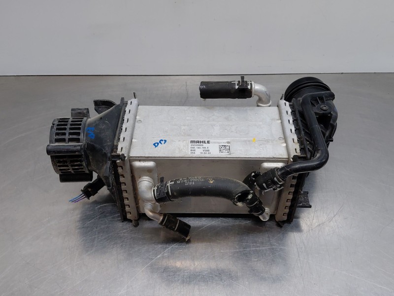 Recambio de intercooler para volkswagen t-roc r-line referencia OEM IAM 04E145785E  