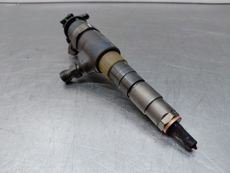 Recambio de inyector para peugeot 308 acces referencia OEM IAM 0445110566  