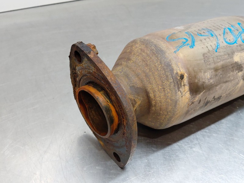 Recambio de catalizador para toyota rav 4 advance referencia OEM IAM 1741037A80  